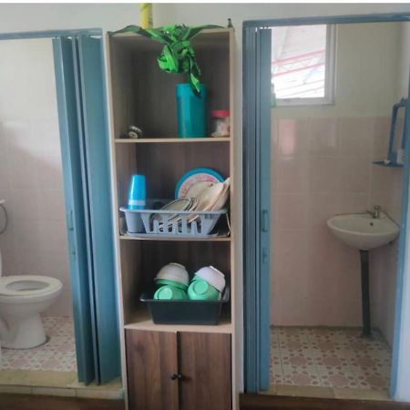 Mak Homestay Upstairs With 5 Bedrooms Kampong Kundassan Exterior foto